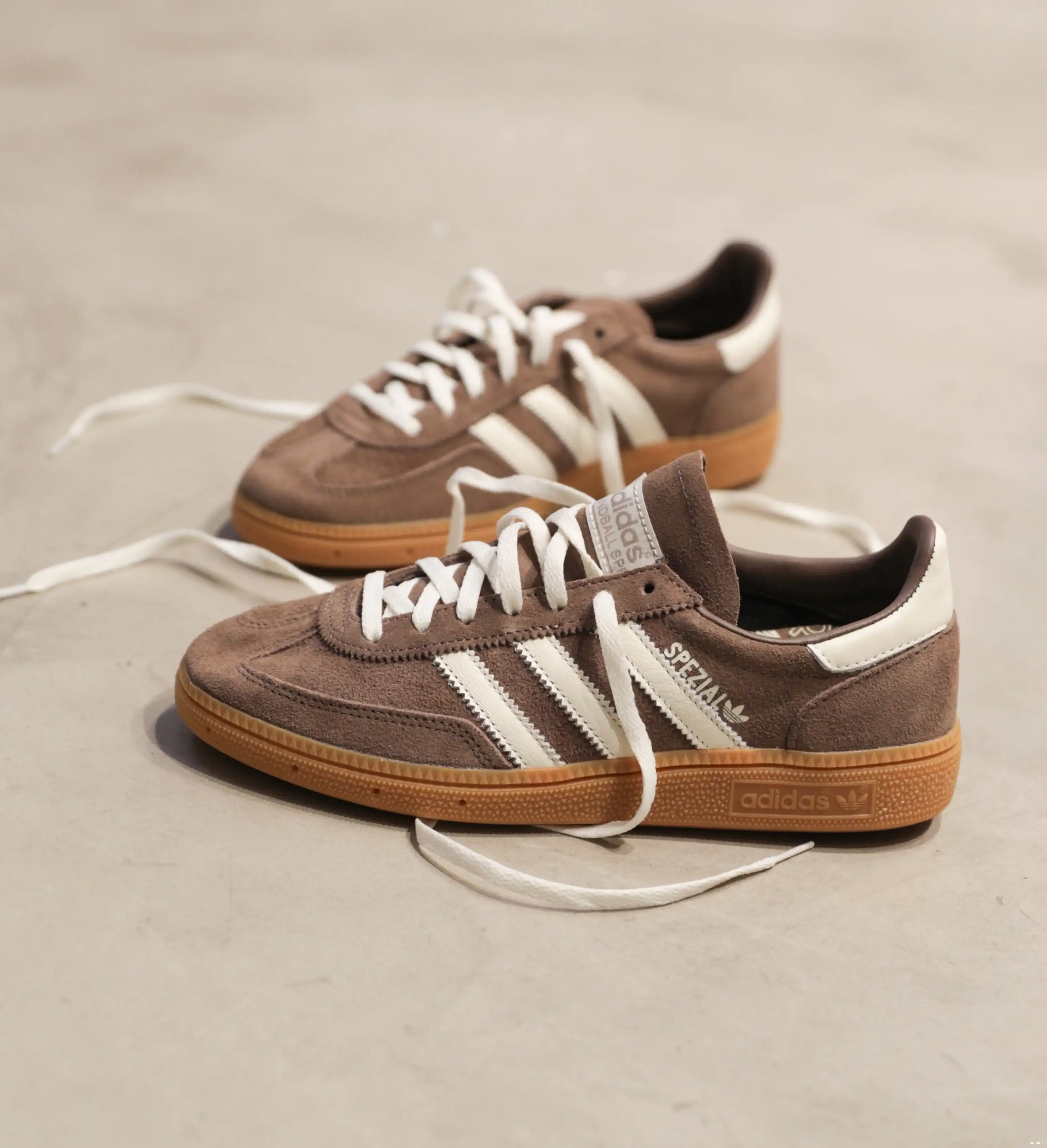 Handball Spezial Gum Earth W adidas Strata 0504